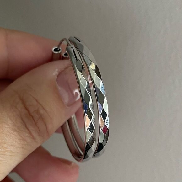 NEW 925 Sterling Diamond Cut Hoop Earrings - Picture 3 of 11